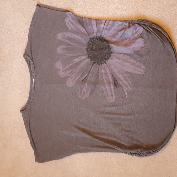Maurices size 2 charcoal gray top with rouged sides and big flower on front left - Picture 6 of 10